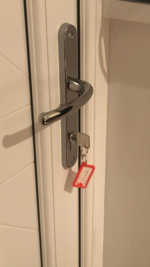 Studio-1-Staines/Heathrow/London-Own Entrance מראה חיצוני תמונה